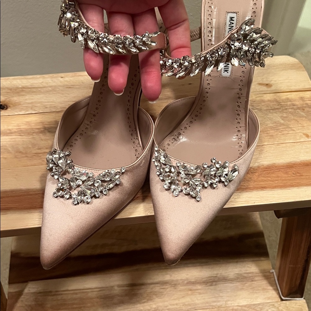Manolo Blahnik Blush Pink Embellished Leather Mules - Picture 3 of 13